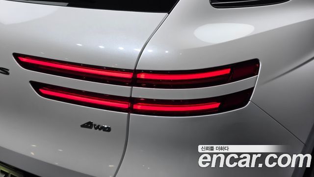 Genesis GV70 2024 — photo 9