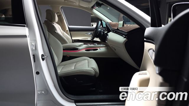 Genesis GV70 2024 — photo 16
