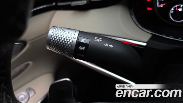 Genesis GV70 2024 — photo 28