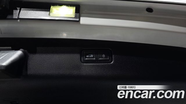 Genesis GV70 2024 — photo 32