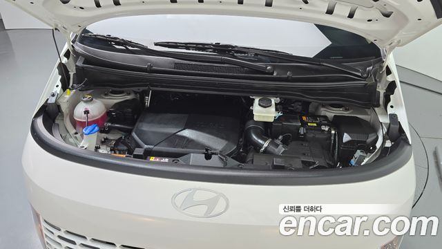 Hyundai Staria 2025 — photo 6