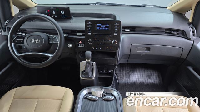 Hyundai Staria 2025 — photo 10