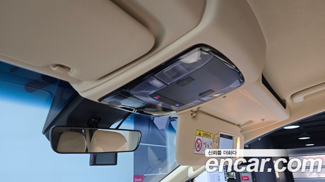 Hyundai Staria 2025 — photo 22