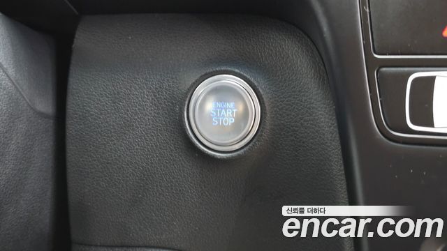 Hyundai Staria 2025 — photo 25
