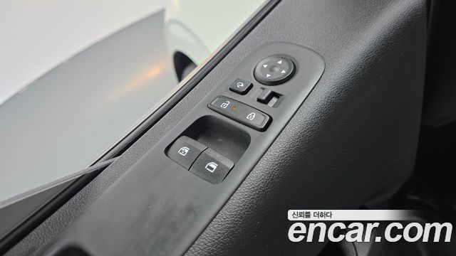 Hyundai Staria 2025 — photo 26