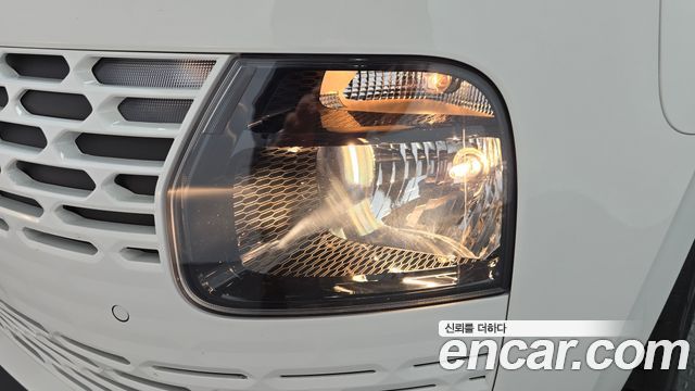 Hyundai Staria 2025 — photo 8