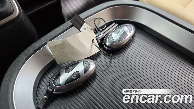 Hyundai Staria 2025 — photo 29