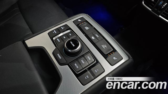 Genesis G80 2019 — photo 12