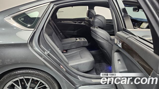 Genesis G80 2019 — photo 17