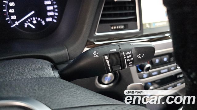Genesis G80 2019 — photo 29