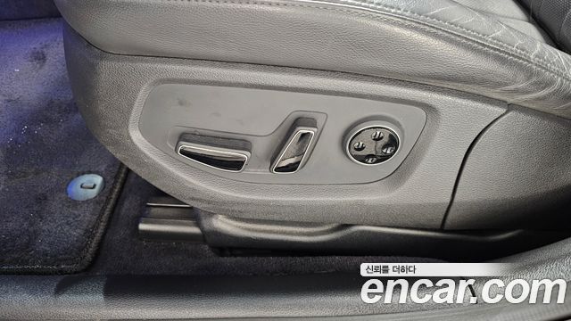 Genesis G80 2019 — photo 30