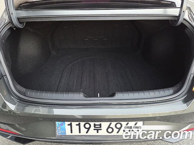 Hyundai AVANTE 2021 — photo 19