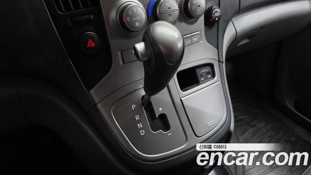 Hyundai Starex 2016 — photo 12