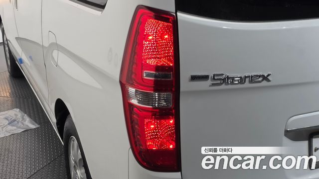 Hyundai Starex 2016 — photo 9