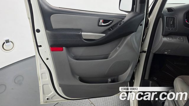 Hyundai Starex 2016 — photo 14