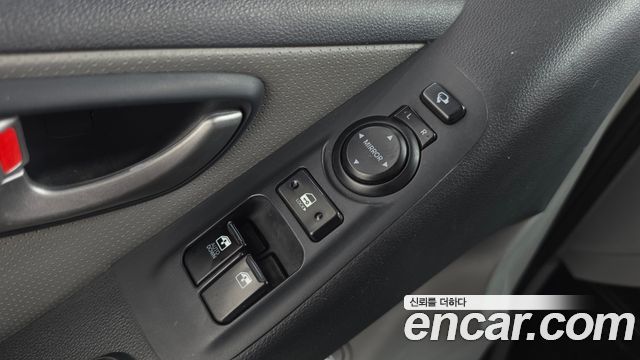 Hyundai Starex 2016 — photo 28
