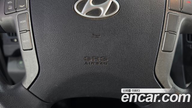 Hyundai Starex 2016 — photo 32