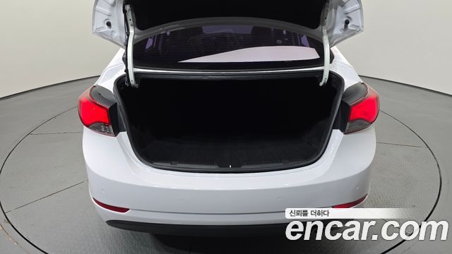 Hyundai AVANTE 2014 — photo 16