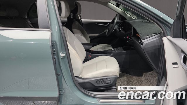 Kia Niro 2023 — photo 11