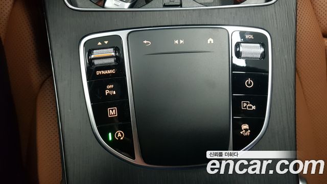 Mercedes-Benz GLC-Class 2023 — photo 9
