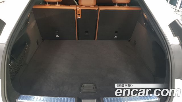 Mercedes-Benz GLC-Class 2023 — photo 11