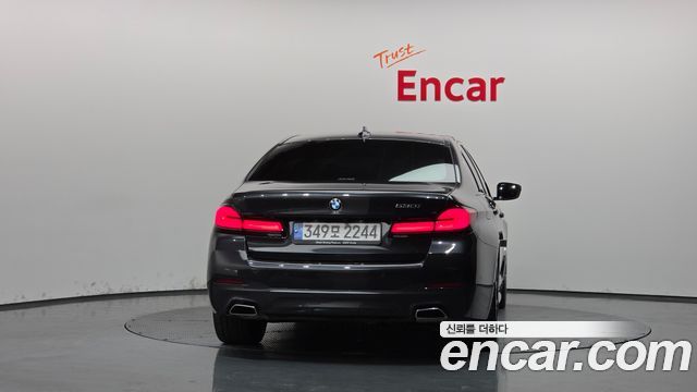 BMW 5-Series 2022 — photo 4