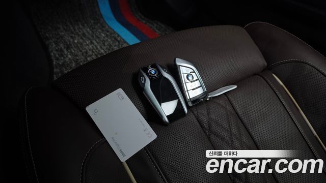 BMW 5-Series 2022 — photo 22