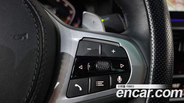 BMW 5-Series 2022 — photo 23