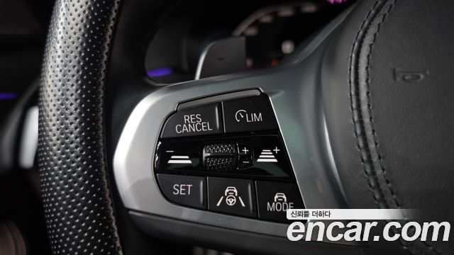 BMW 5-Series 2022 — photo 24