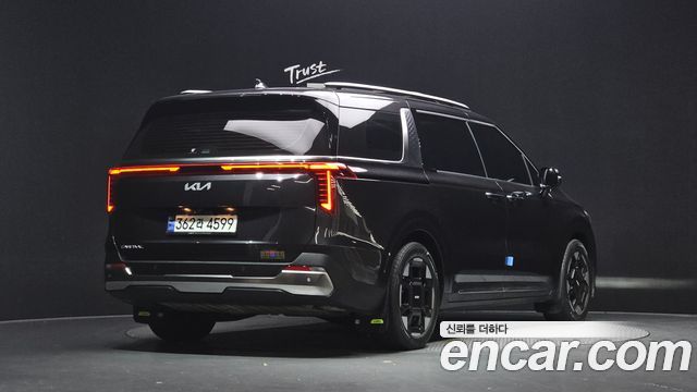 Kia Canival 2025 — photo 2
