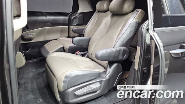 Kia Canival 2025 — photo 11