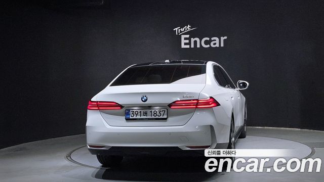 BMW 5-Series 2026 — photo 4