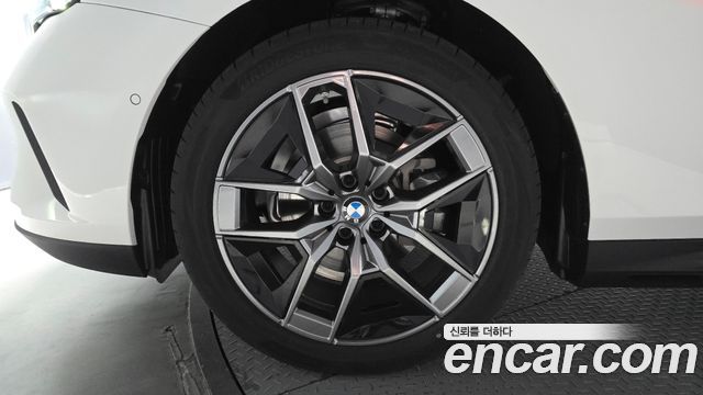 BMW 5-Series 2026 — photo 5
