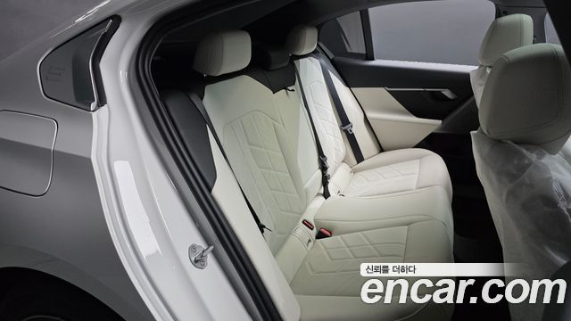 BMW 5-Series 2026 — photo 17