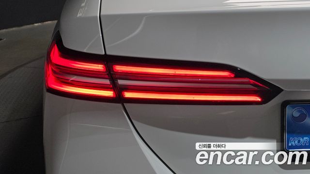 BMW 5-Series 2026 — photo 9