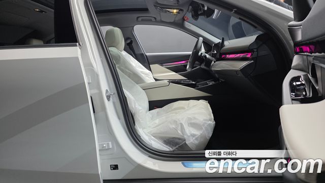 BMW 5-Series 2026 — photo 16
