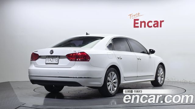 Volkswagen Passat 2015 — photo 2