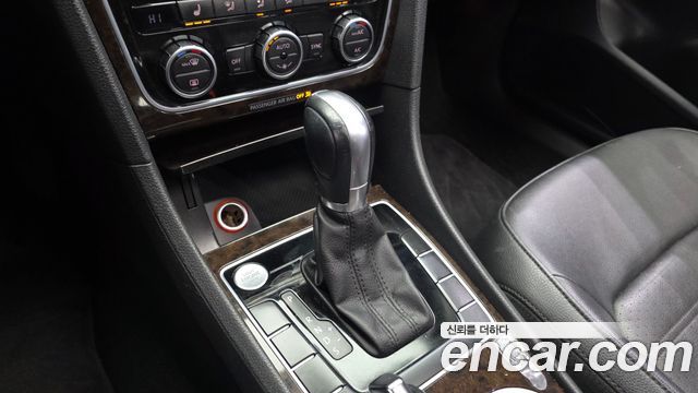 Volkswagen Passat 2015 — photo 9