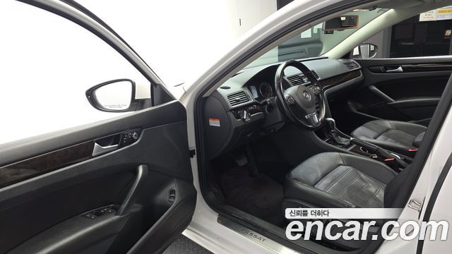 Volkswagen Passat 2015 — photo 10