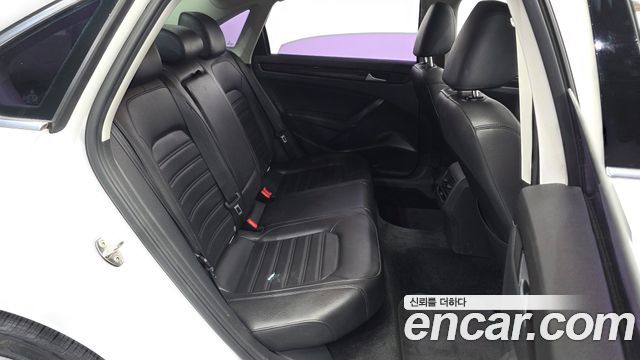Volkswagen Passat 2015 — photo 11