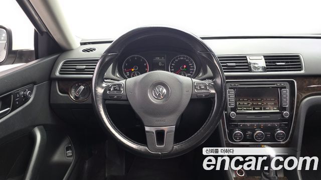 Volkswagen Passat 2015 — photo 13