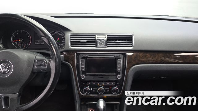 Volkswagen Passat 2015 — photo 14