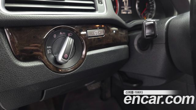 Volkswagen Passat 2015 — photo 18