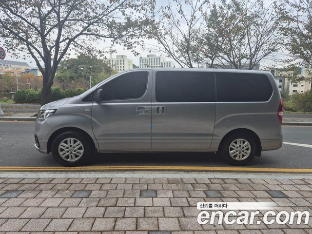 Hyundai Starex 2021 — photo 13