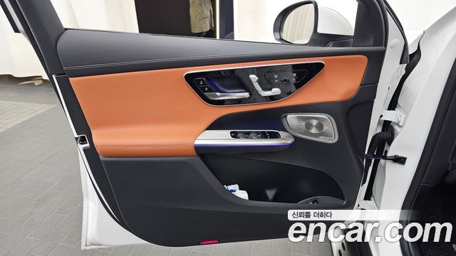 Mercedes-Benz GLC-Class 2026 — photo 14