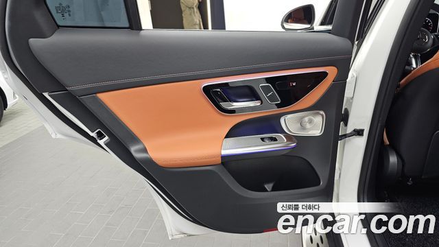 Mercedes-Benz GLC-Class 2026 — photo 15