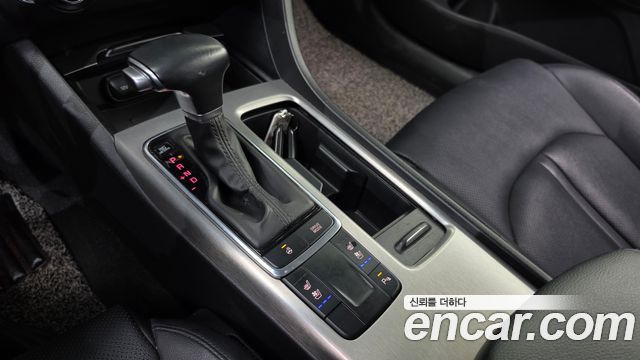 Kia K5 2017 — photo 9