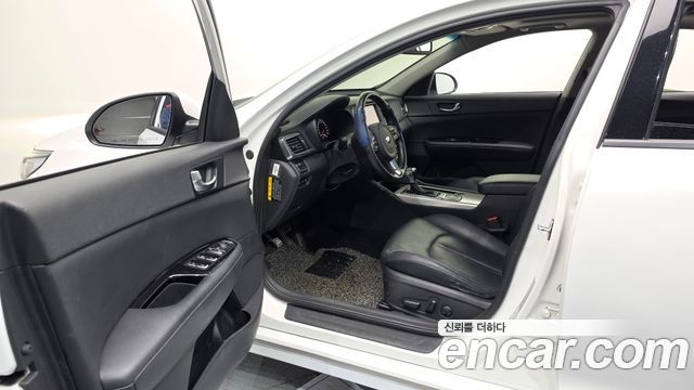 Kia K5 2017 — photo 10