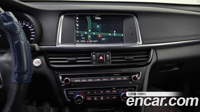 Kia K5 2017 — photo 14
