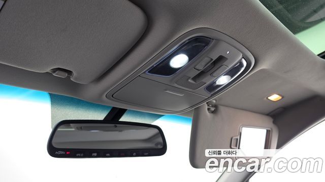 Kia K5 2017 — photo 17